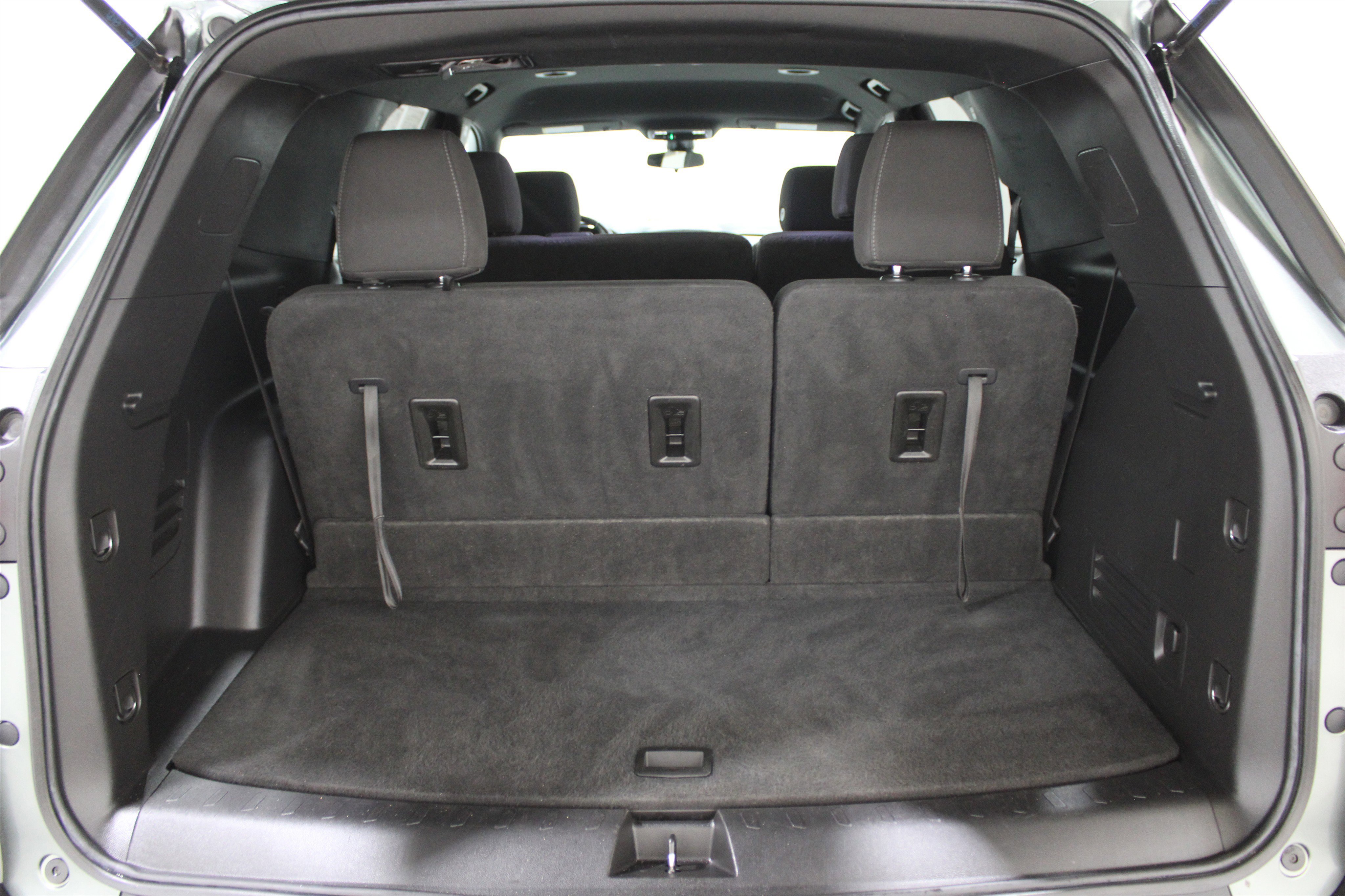 Used 2023 Chevrolet Traverse LT image 30