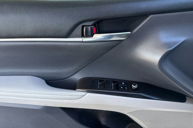 Used 2022 Toyota Camry XSE image 13