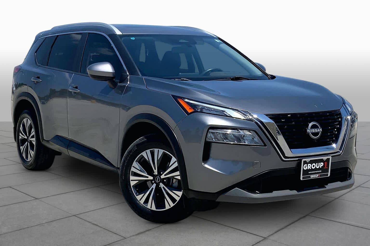 Used 2023 Nissan Rogue SV w/ SV Premium B Package FWD image 3