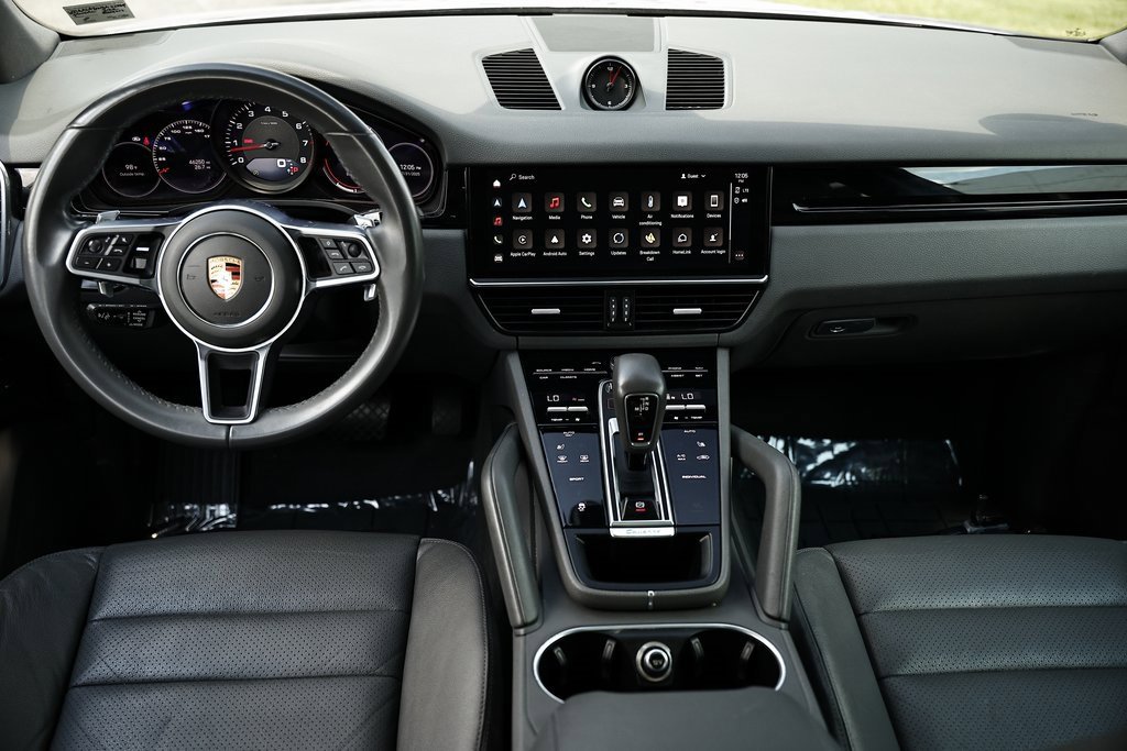 Used 2022 Porsche Cayenne Platinum Edition image 27