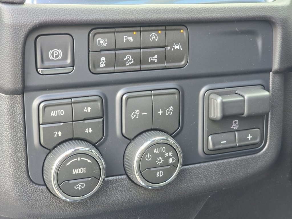 New 2026 Chevrolet Tahoe High Country AWD/4WD image 8