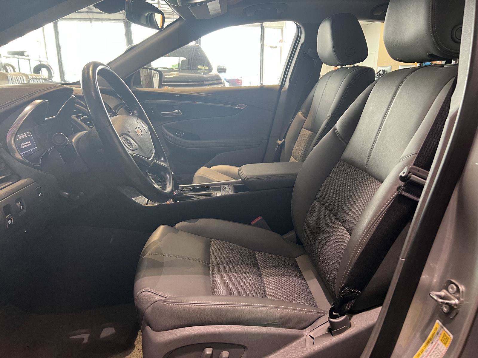 Used 2018 Chevrolet Impala LT w/ LT Convenience Package FWD image 36