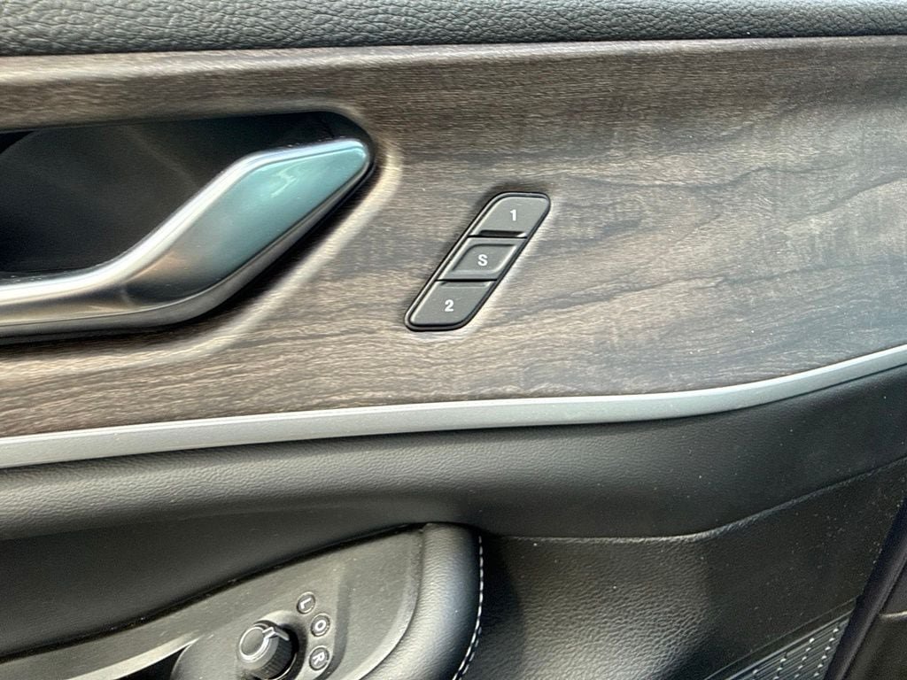 New 2026 Jeep Grand Cherokee L Limited AWD/4WD image 18