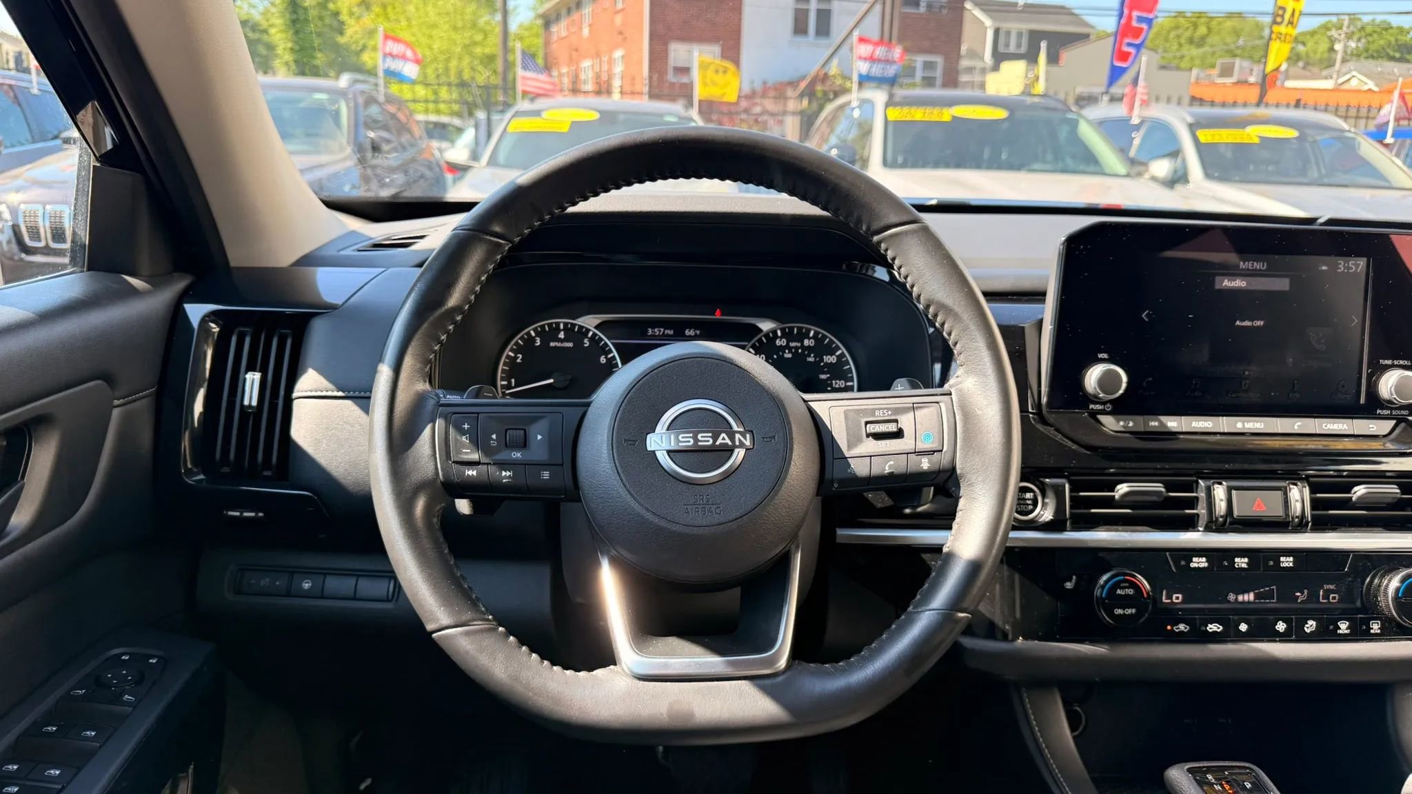 Used 2024 Nissan Pathfinder SV FWD image 19