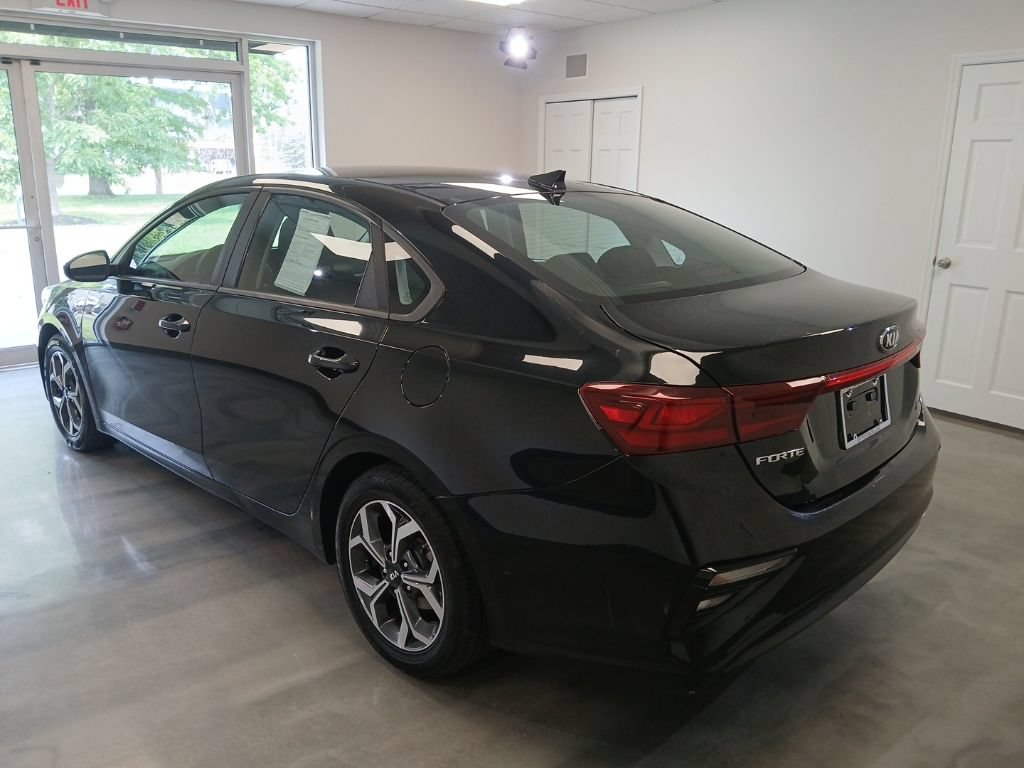 Used 2019 Kia Forte LXS FWD image 3