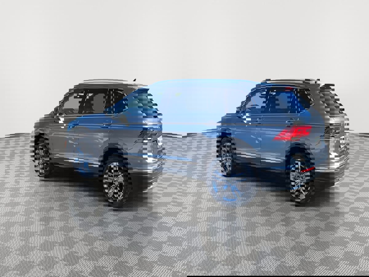 Used 2020 Volkswagen Tiguan SE R-Line image 5
