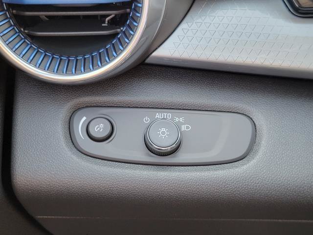 New 2026 Chevrolet Trax LT w/ Sunroof Package FWD image 14
