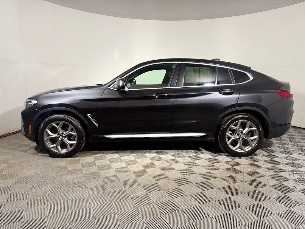 Used 2022 BMW X4 xDrive30i AWD/4WD image 3