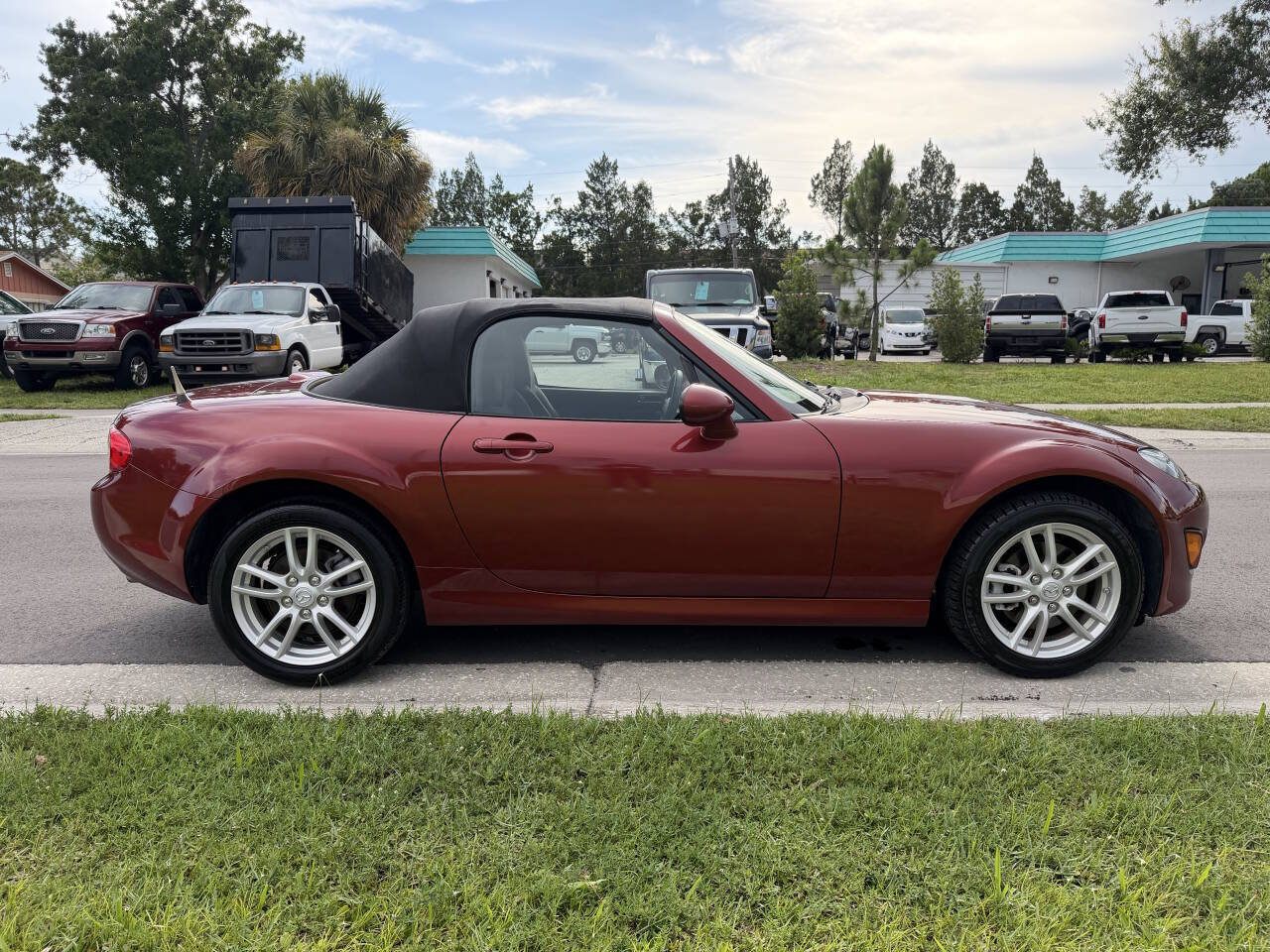 Used 2012 MAZDA MX-5 Miata Sport w/ Convenience Pkg RWD image 3