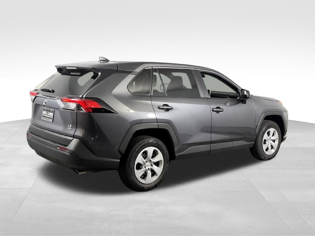 Used 2025 Toyota RAV4 LE AWD/4WD image 4