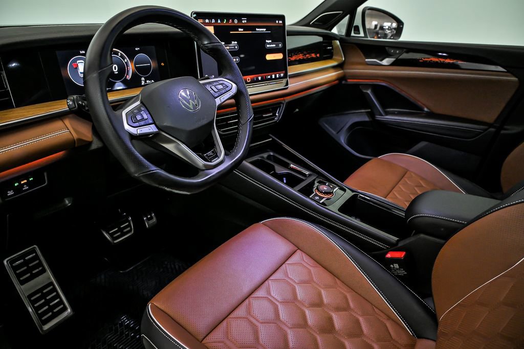 Used 2026 Volkswagen Tiguan SEL R-Line image 9