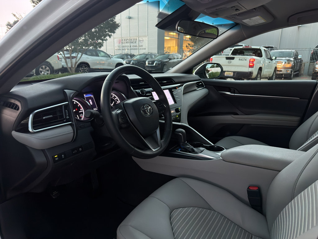 Used 2018 Toyota Camry SE FWD image 10