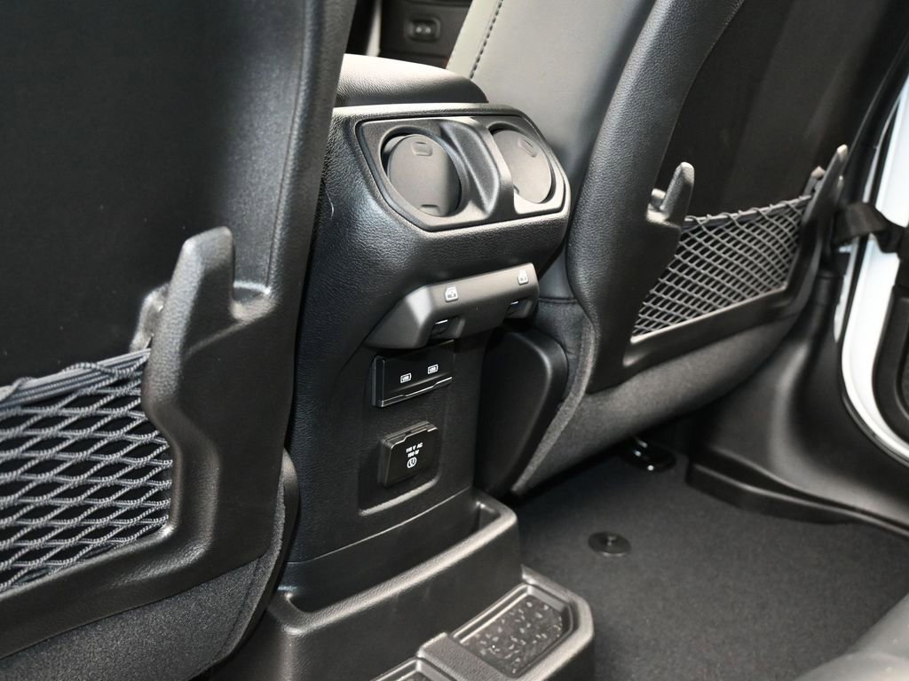 New 2026 Jeep Wrangler Unlimited Rubicon image 32