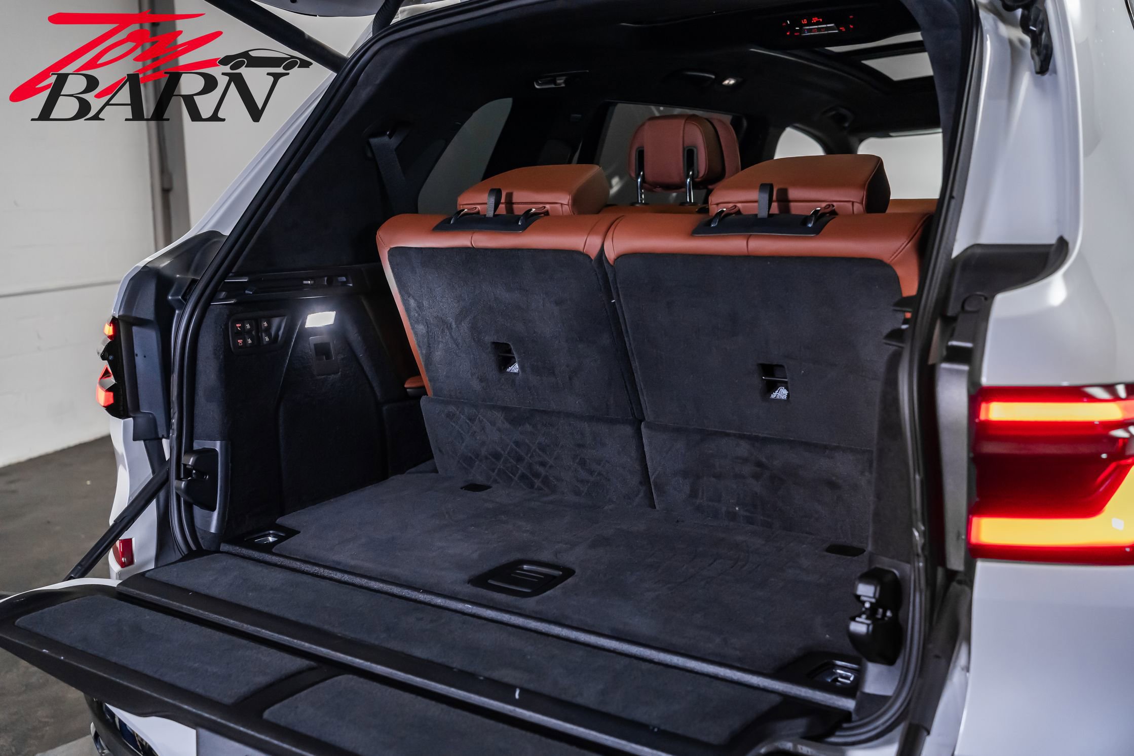 Used 2024 BMW X7 M60i w/ Executive Package image 52