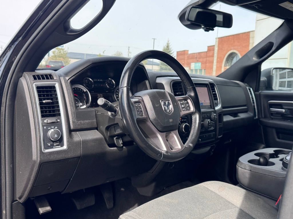 Used 2022 RAM 1500 Classic Warlock AWD/4WD image 9