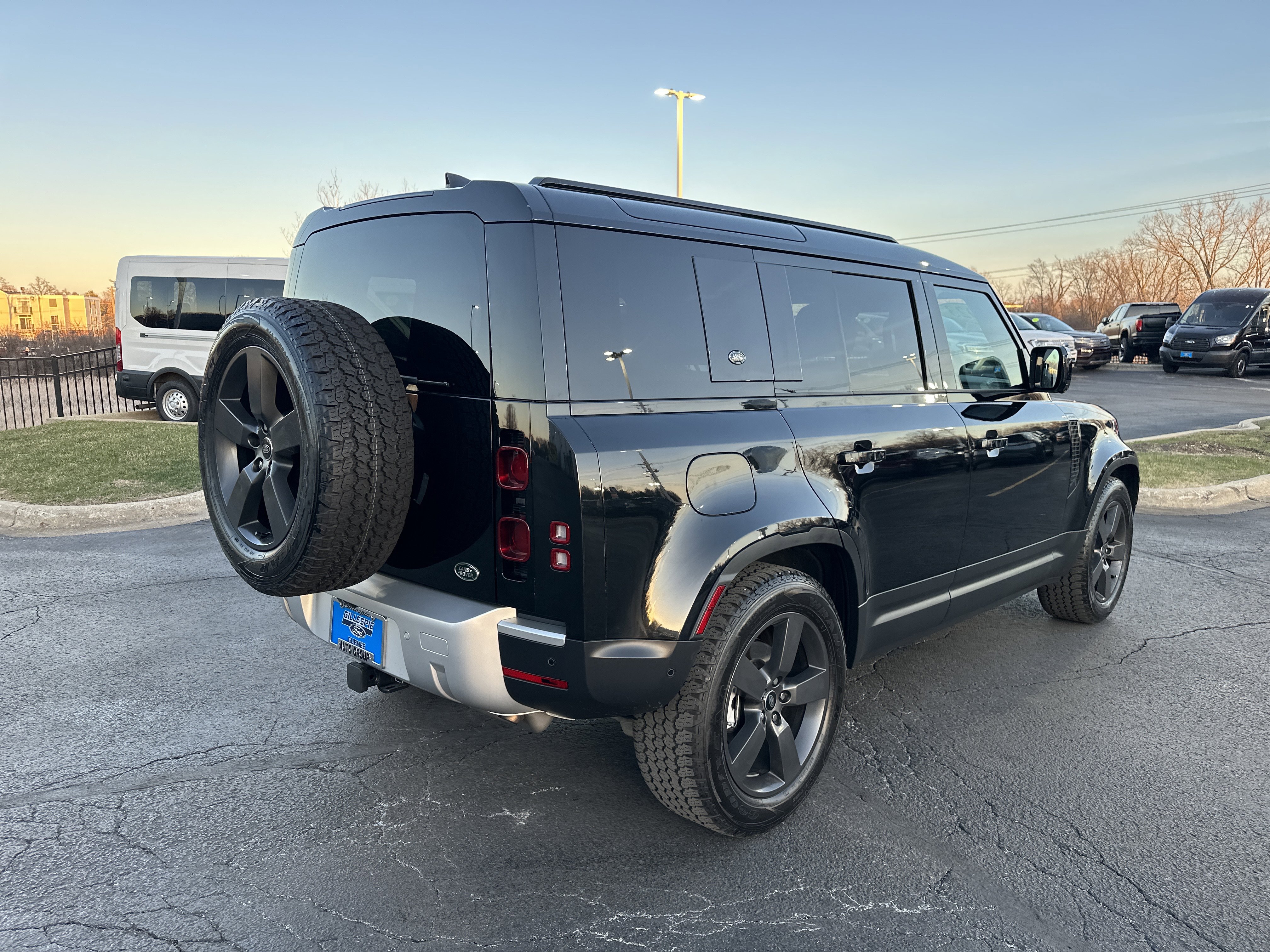 Used 2023 Land Rover Defender 110 S image 3