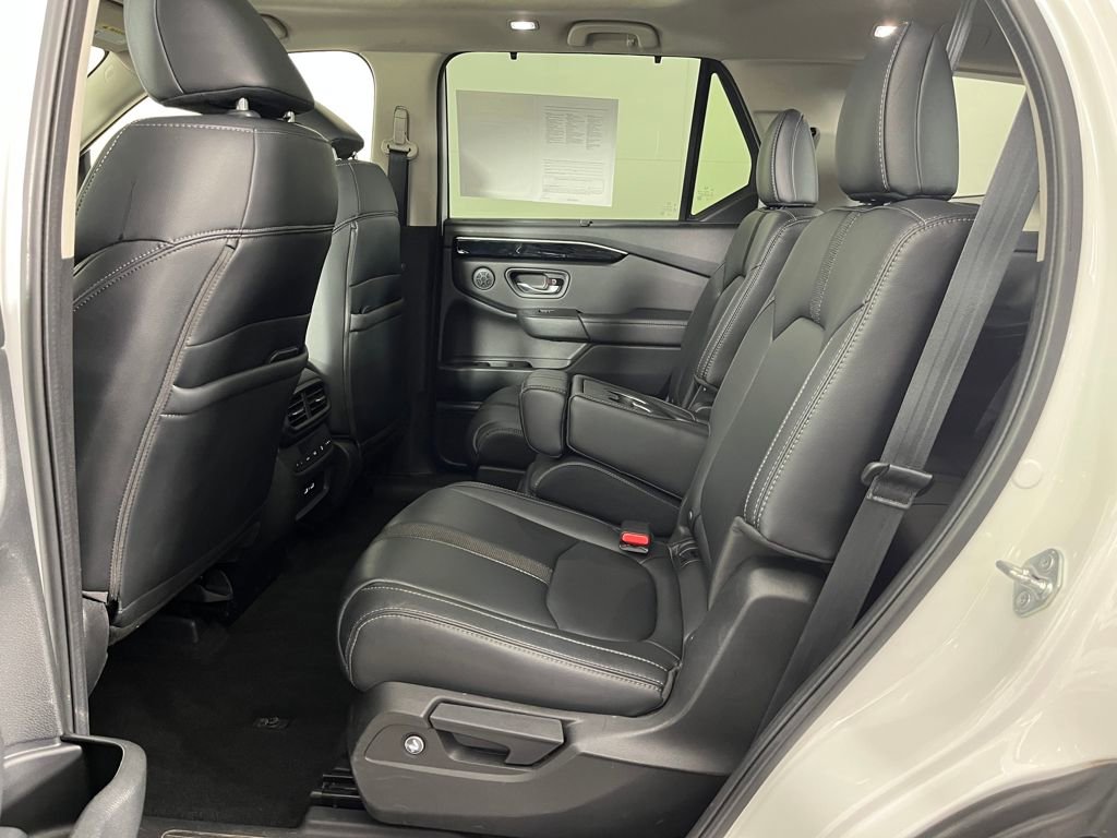 Used 2023 Honda Pilot Touring image 13