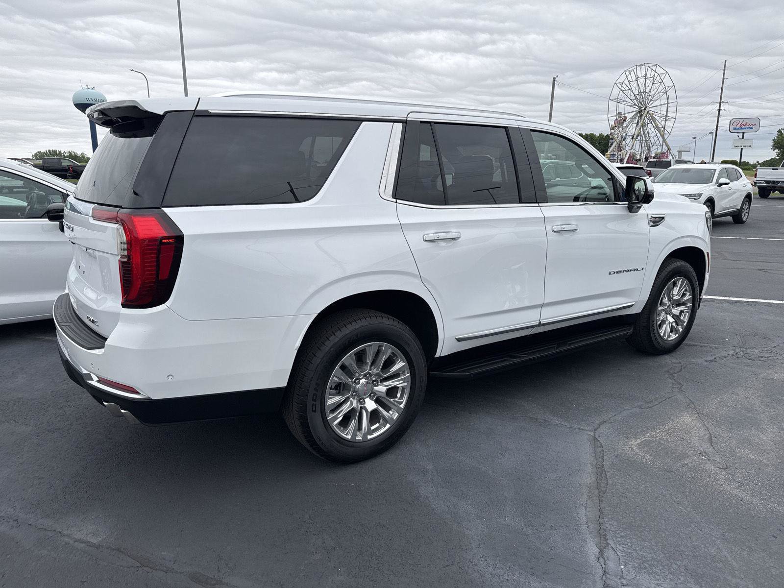 Used 2025 GMC Yukon Denali AWD/4WD image 2