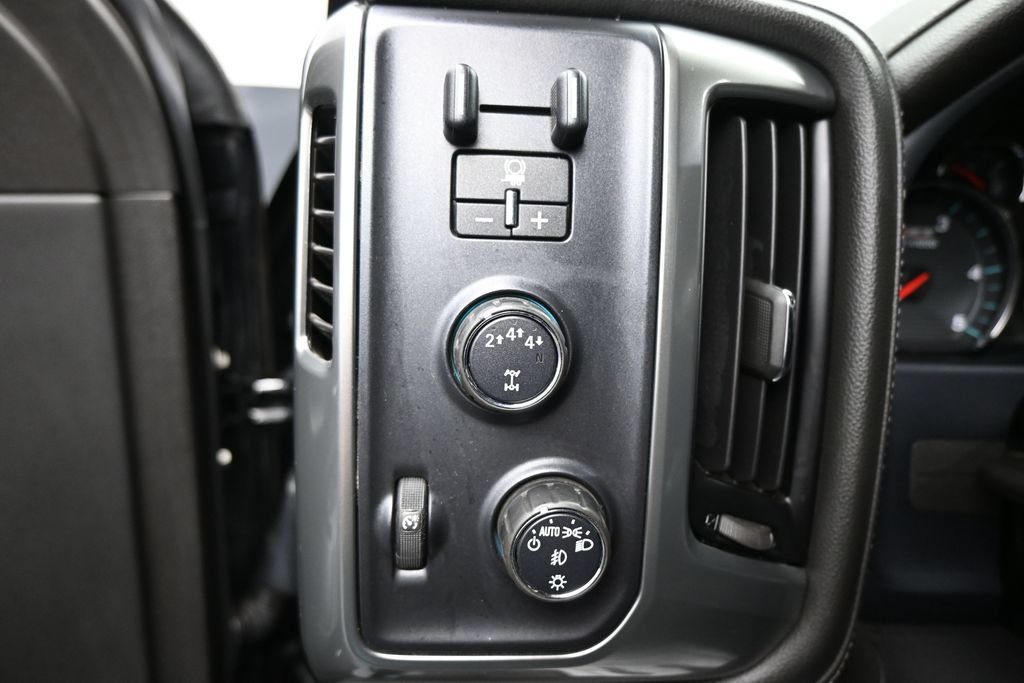 Used 2018 Chevrolet Silverado 2500 LTZ w/ Midnight Edition AWD/4WD image 12