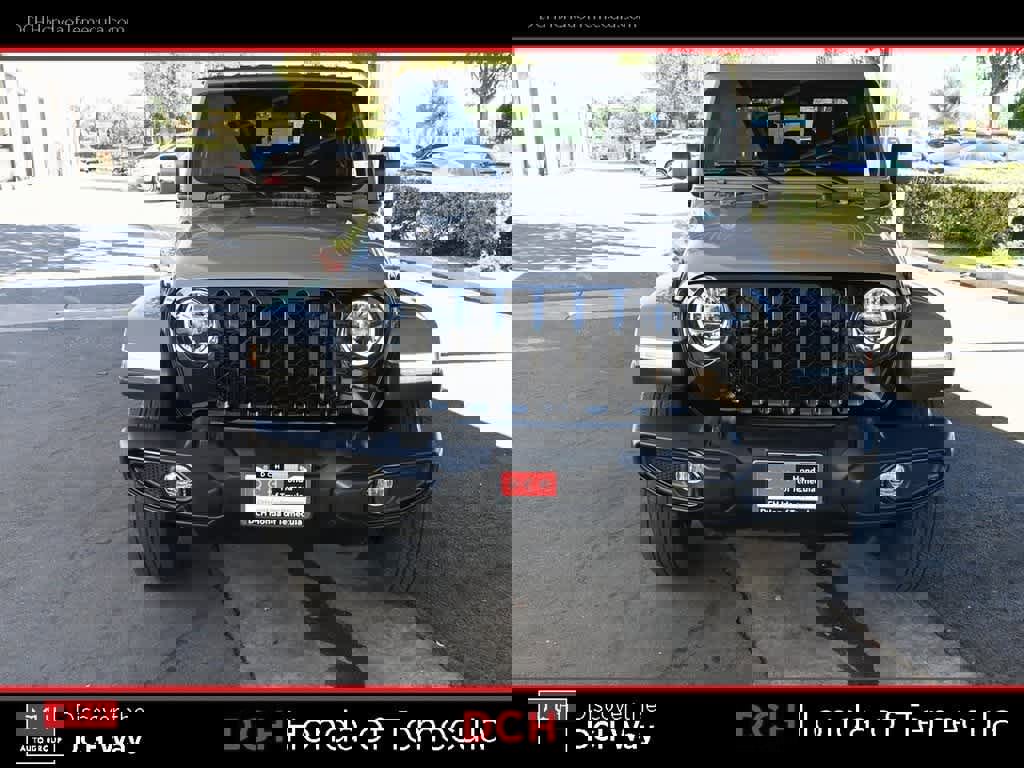 Used 2022 Jeep Gladiator Sport image 2