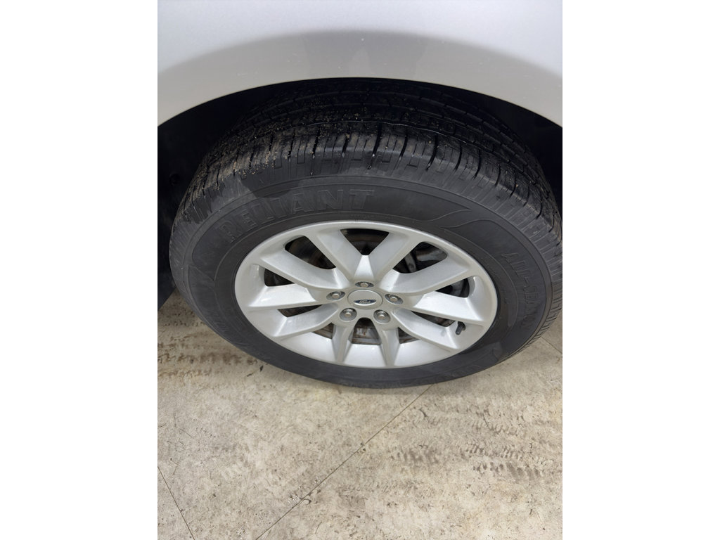 Used 2018 Ford Flex SE FWD image 9