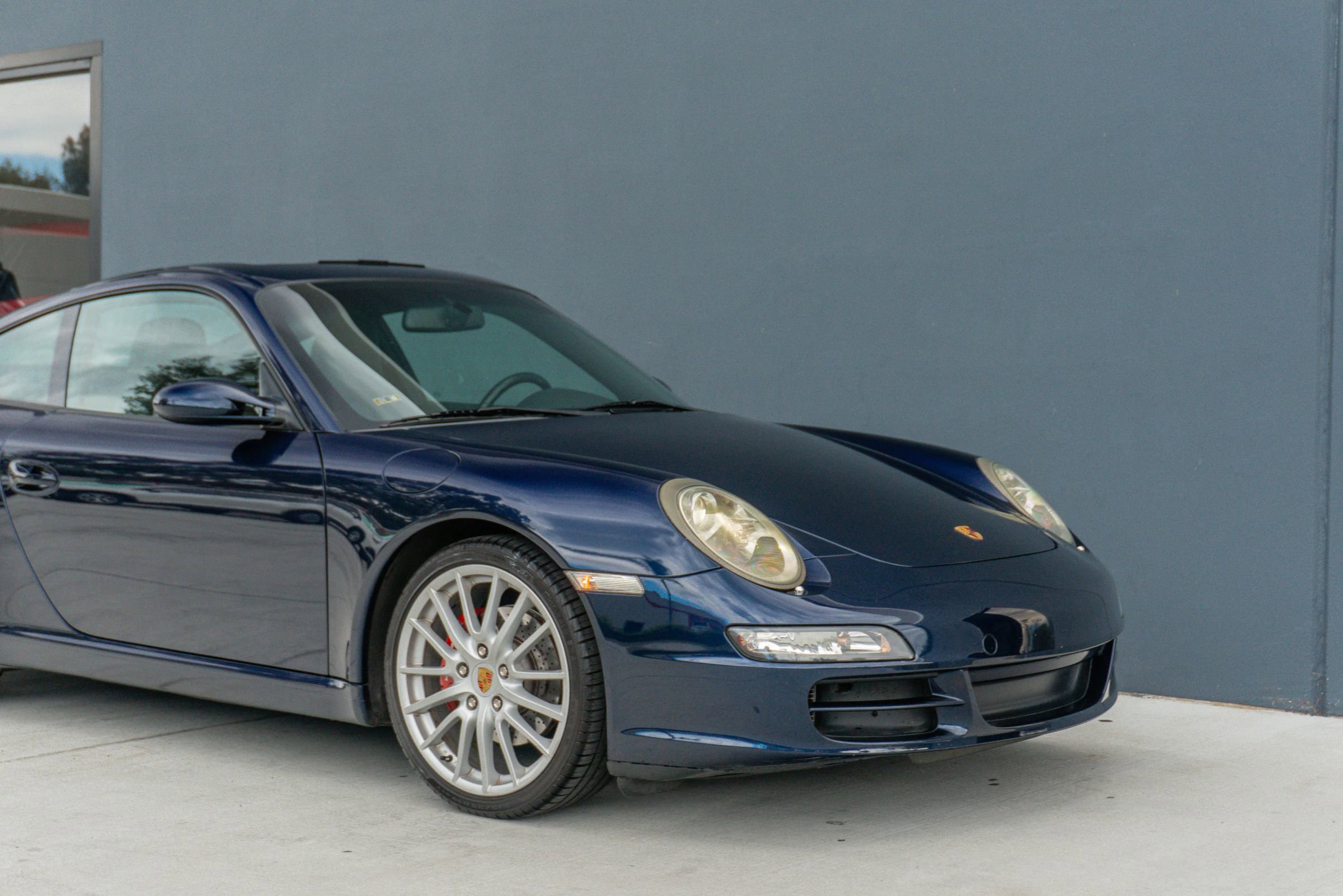 Used 2005 Porsche 911 Carrera RWD image 36