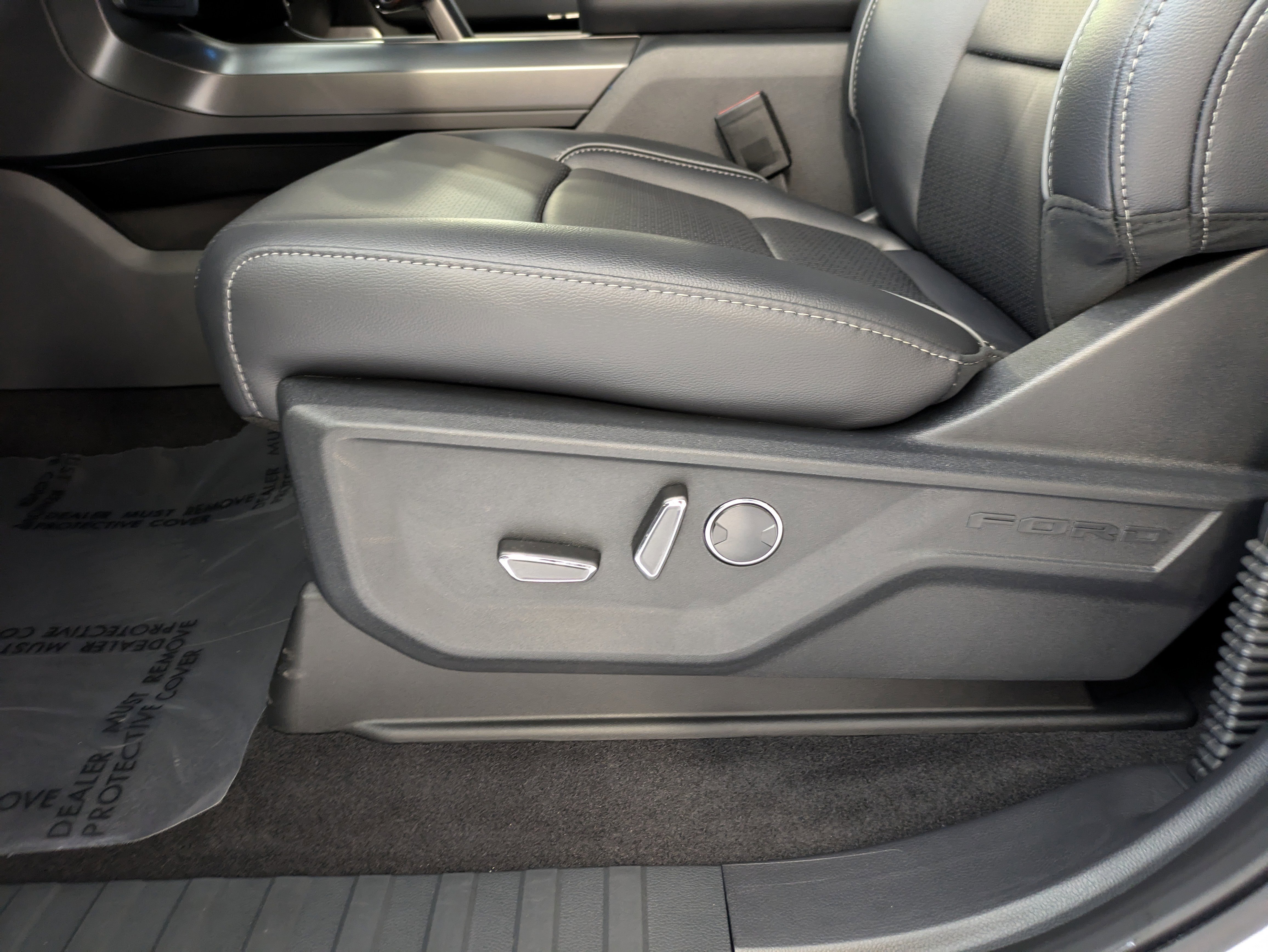 New 2025 Ford F150 Lariat w/ Equipment Group 502A High image 46