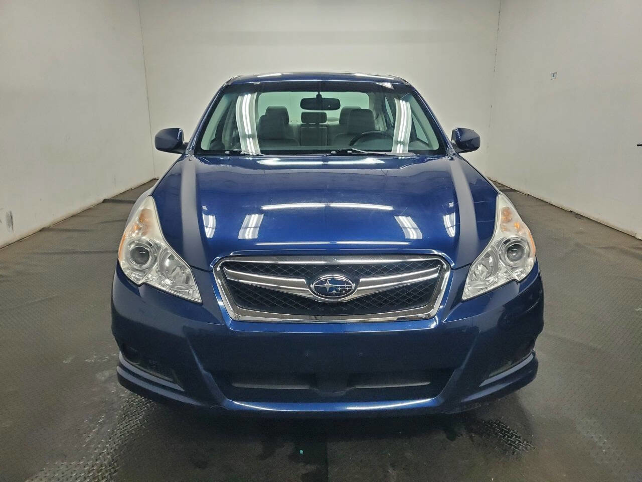 Used 2010 Subaru Legacy 2.5i Limited image 2