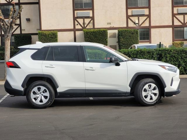 Used 2024 Toyota RAV4 LE image 4