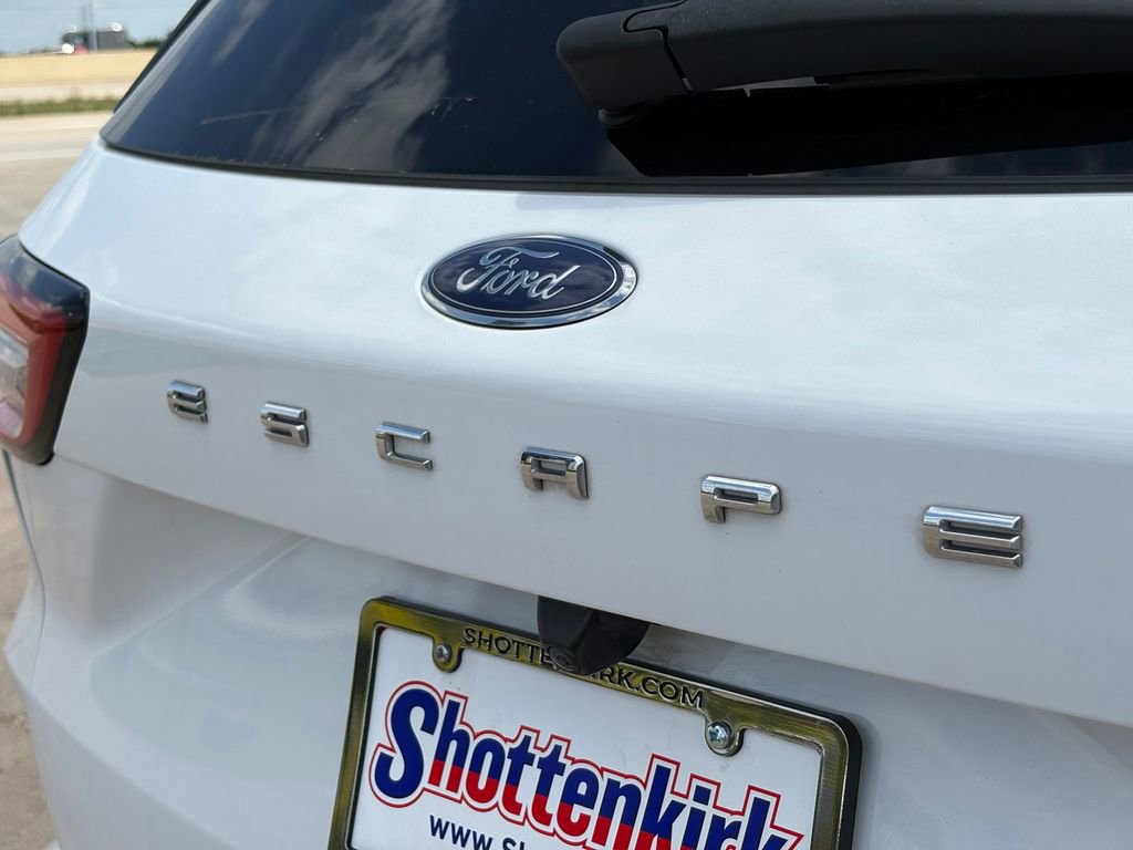 Used 2023 Ford Escape ST-Line FWD image 10