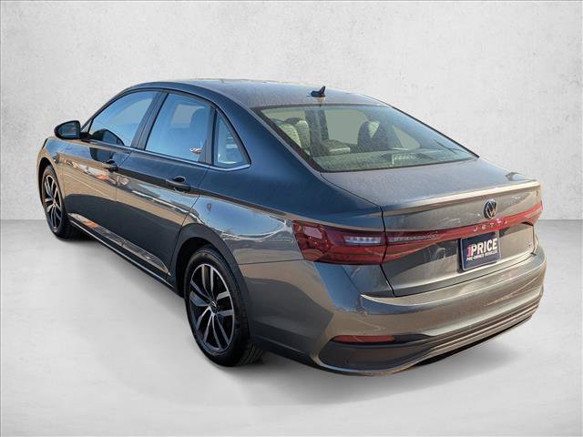 Used 2025 Volkswagen Jetta SE FWD image 7