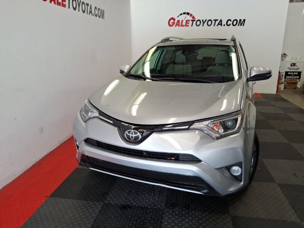 Used 2018 Toyota RAV4 XLE w/ Plus Extra Value Package AWD/4WD image 3