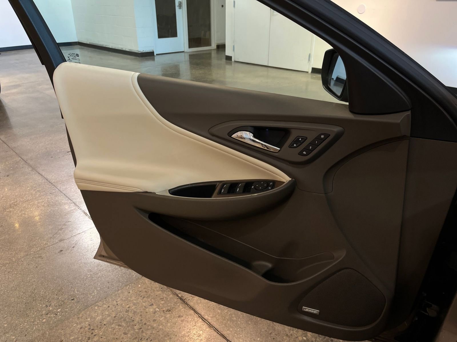 Used 2024 Chevrolet Malibu LT image 20