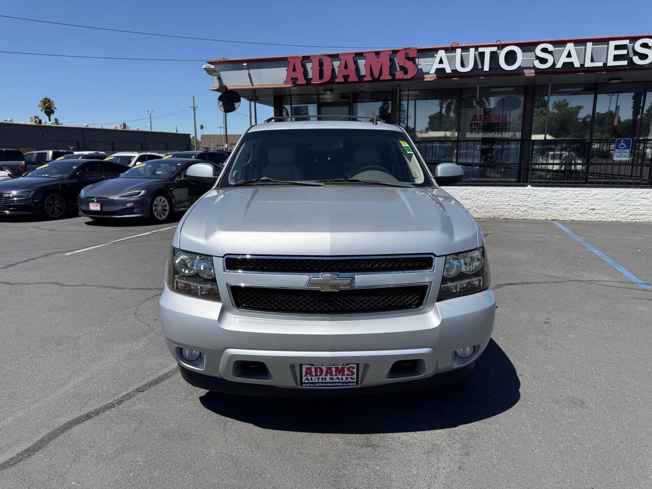 Used 2011 Chevrolet Suburban LT AWD/4WD image 8