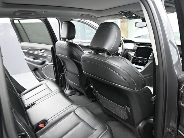 Used 2022 Jeep Grand Cherokee Limited image 18