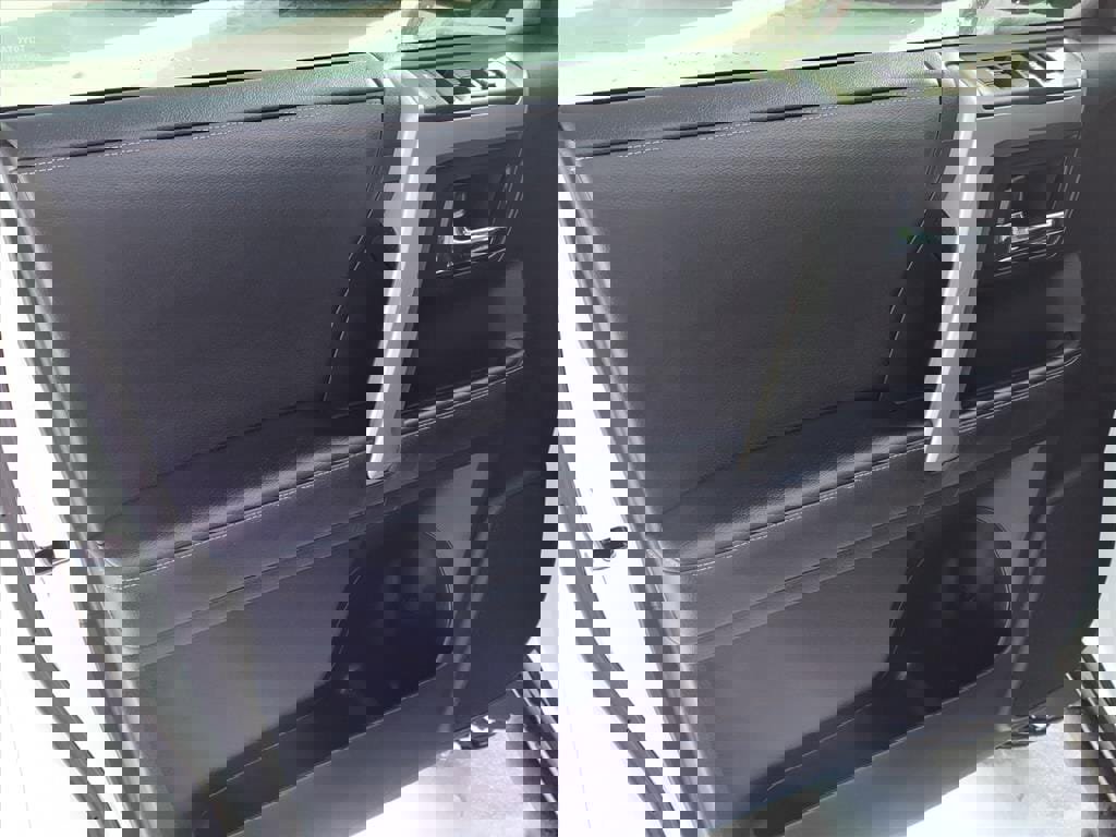 Used 2022 Toyota 4Runner SR5 Premium image 6