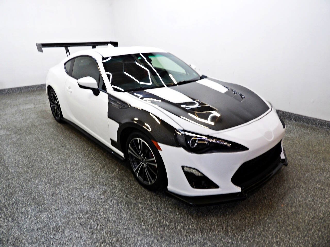 Used 2016 Scion FR-S RWD image 3