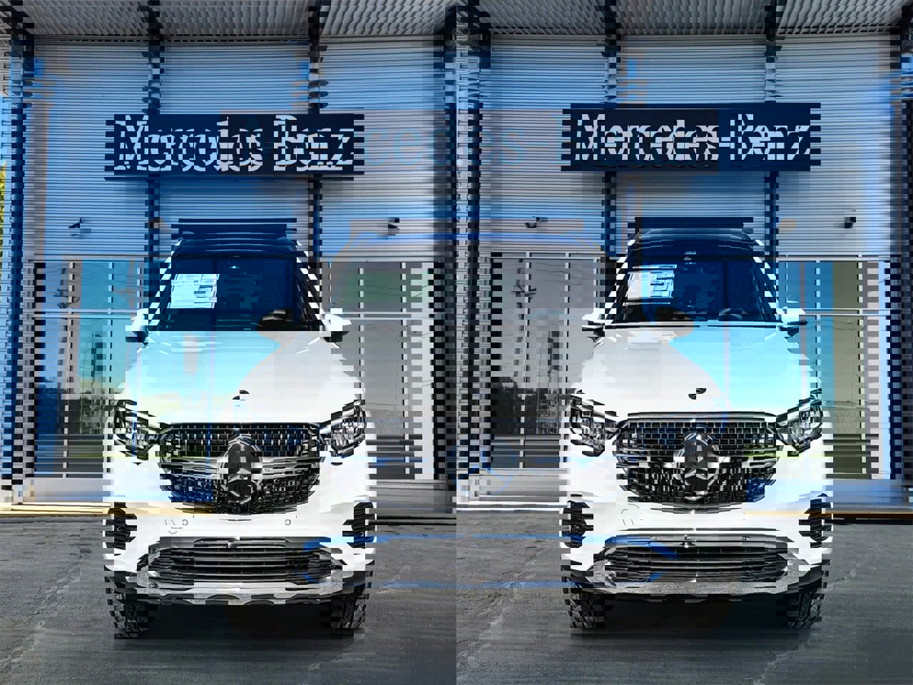 New 2026 Mercedes-Benz GLC 300 4MATIC image 2