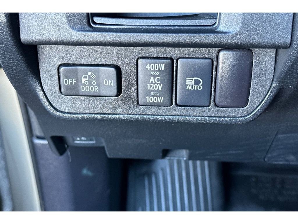 Used 2018 Toyota Tacoma TRD Sport w/ TRD Premium Sport Package image 31