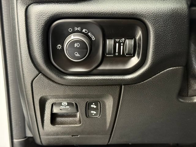 Used 2022 RAM 1500 Laramie AWD/4WD image 34