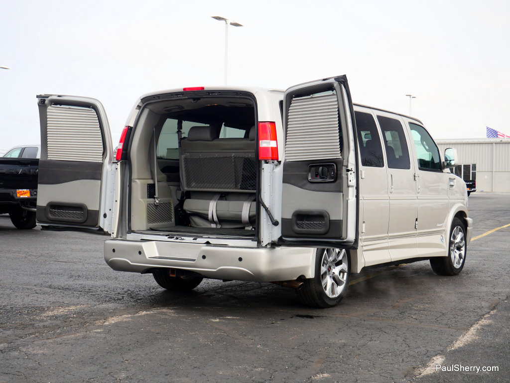 Used 2022 GMC Savana 2500 w/ Enhanced Convenience Package image 23