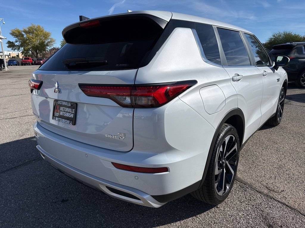 New 2025 Mitsubishi Outlander SE image 7