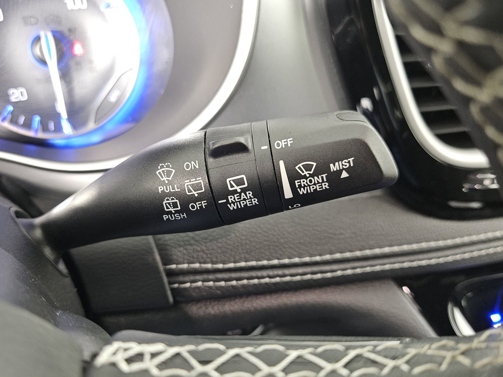 Used 2022 Chrysler Pacifica Touring-L w/ Uconnect Theater Family Group AWD/4WD image 23