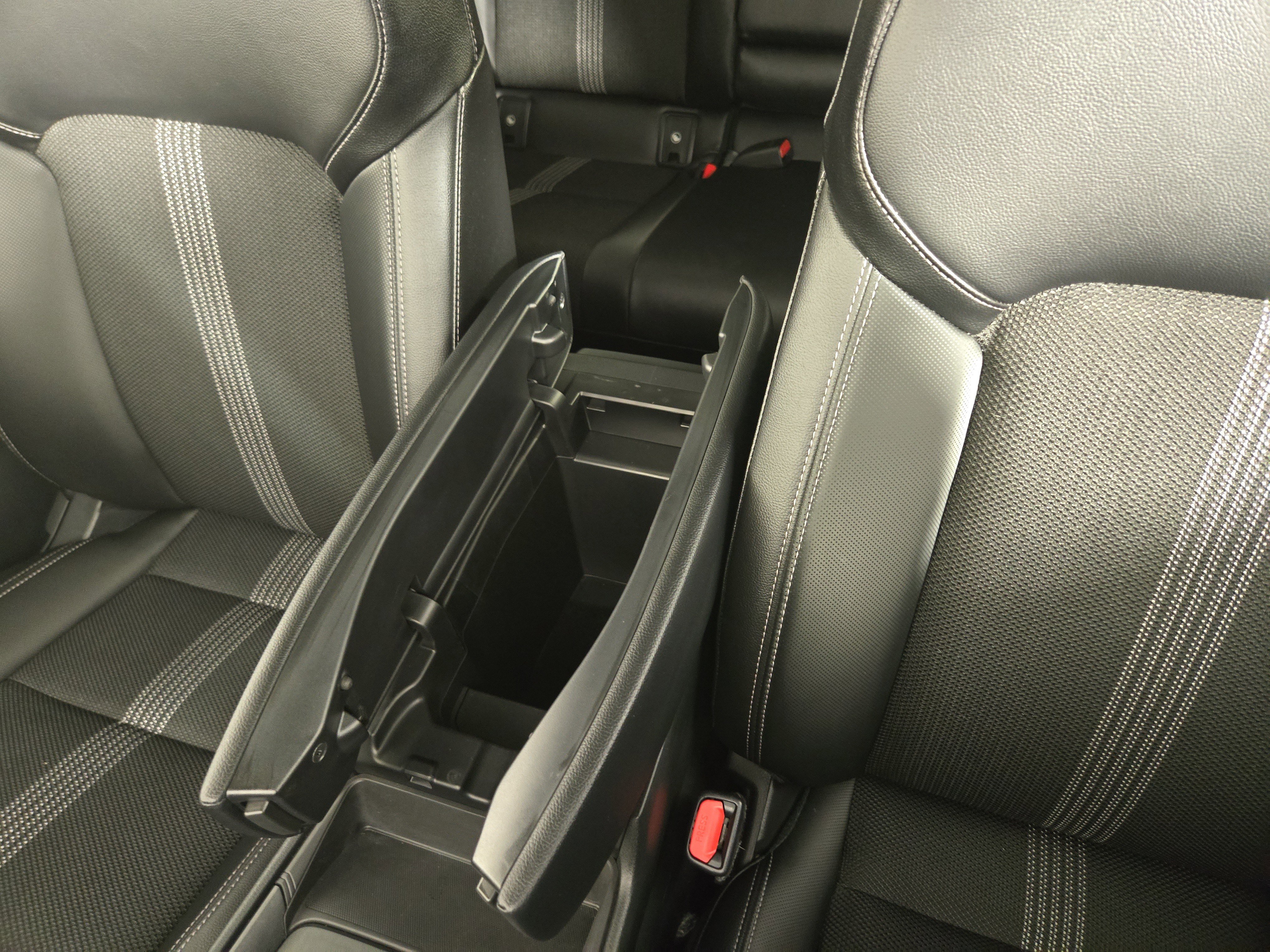 Used 2024 MAZDA CX-50 AWD 2.5 S w/ Cargo Package image 27