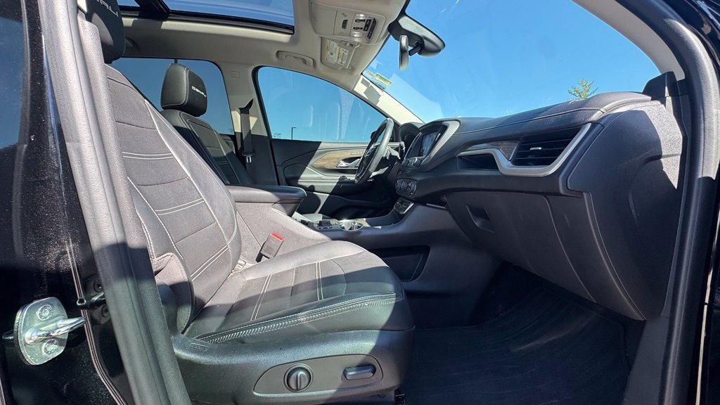 Used 2022 GMC Terrain Denali w/ Denali Premium Package AWD/4WD image 10