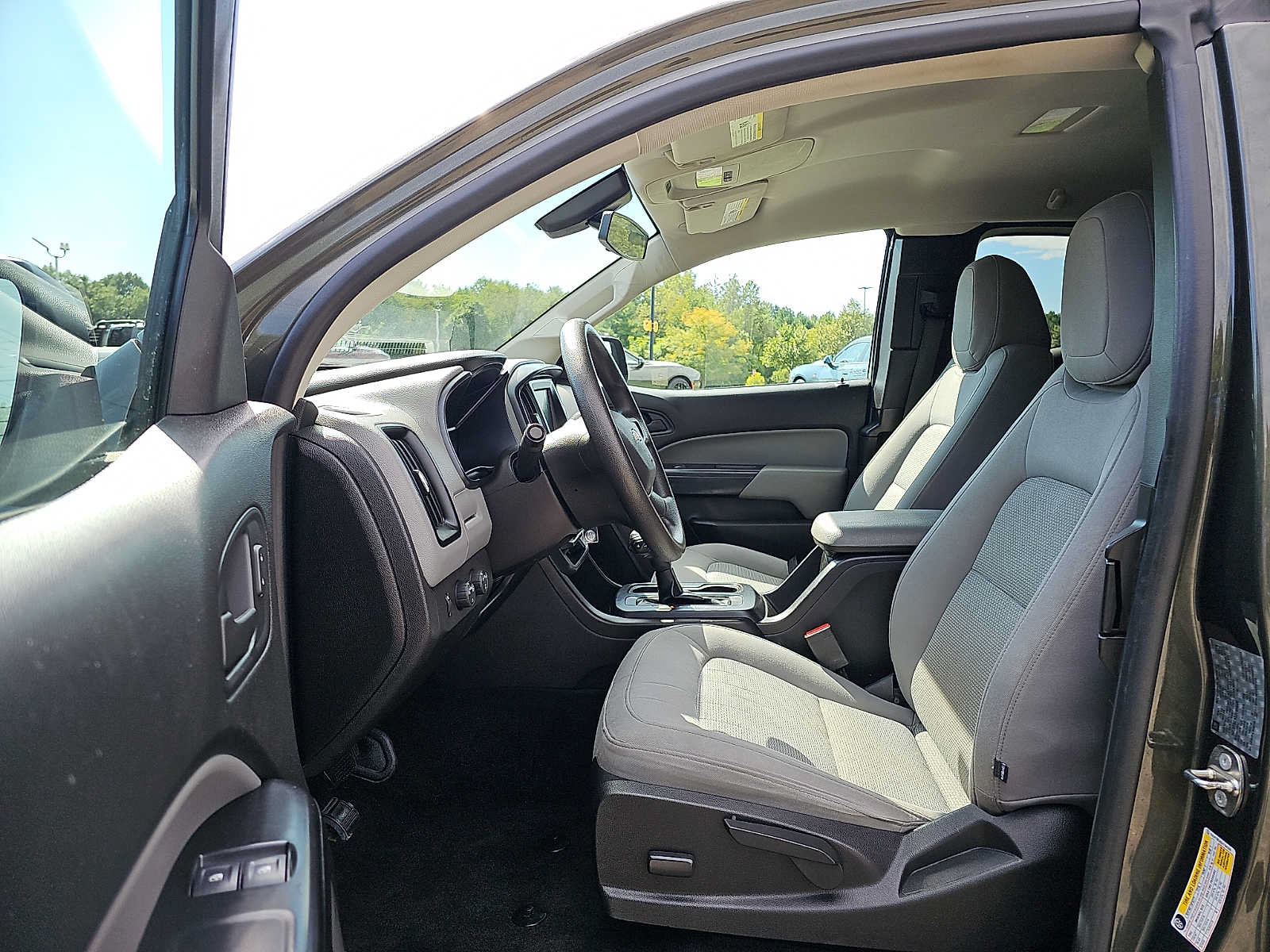 Used 2018 Chevrolet Colorado W/T AWD/4WD image 13