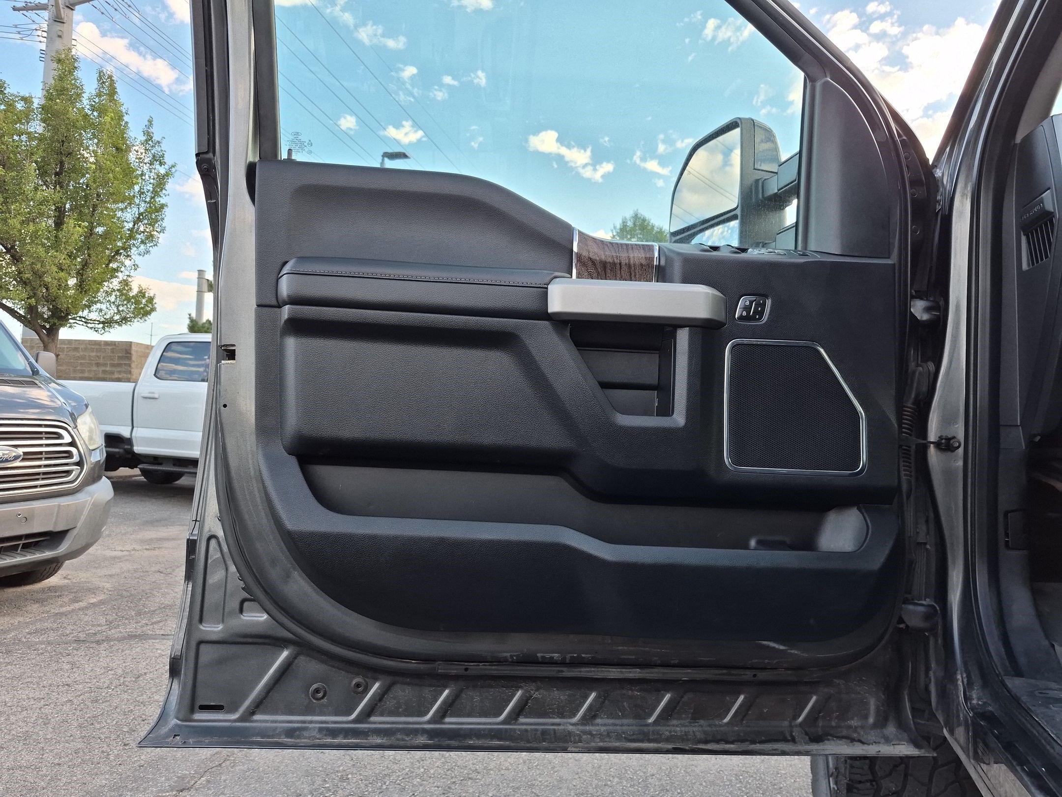 Used 2019 Ford F250 Lariat AWD/4WD image 14