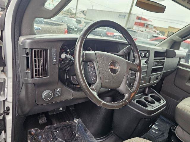 Used 2022 GMC Savana 4500 w/ Power Convenience Package RWD image 9