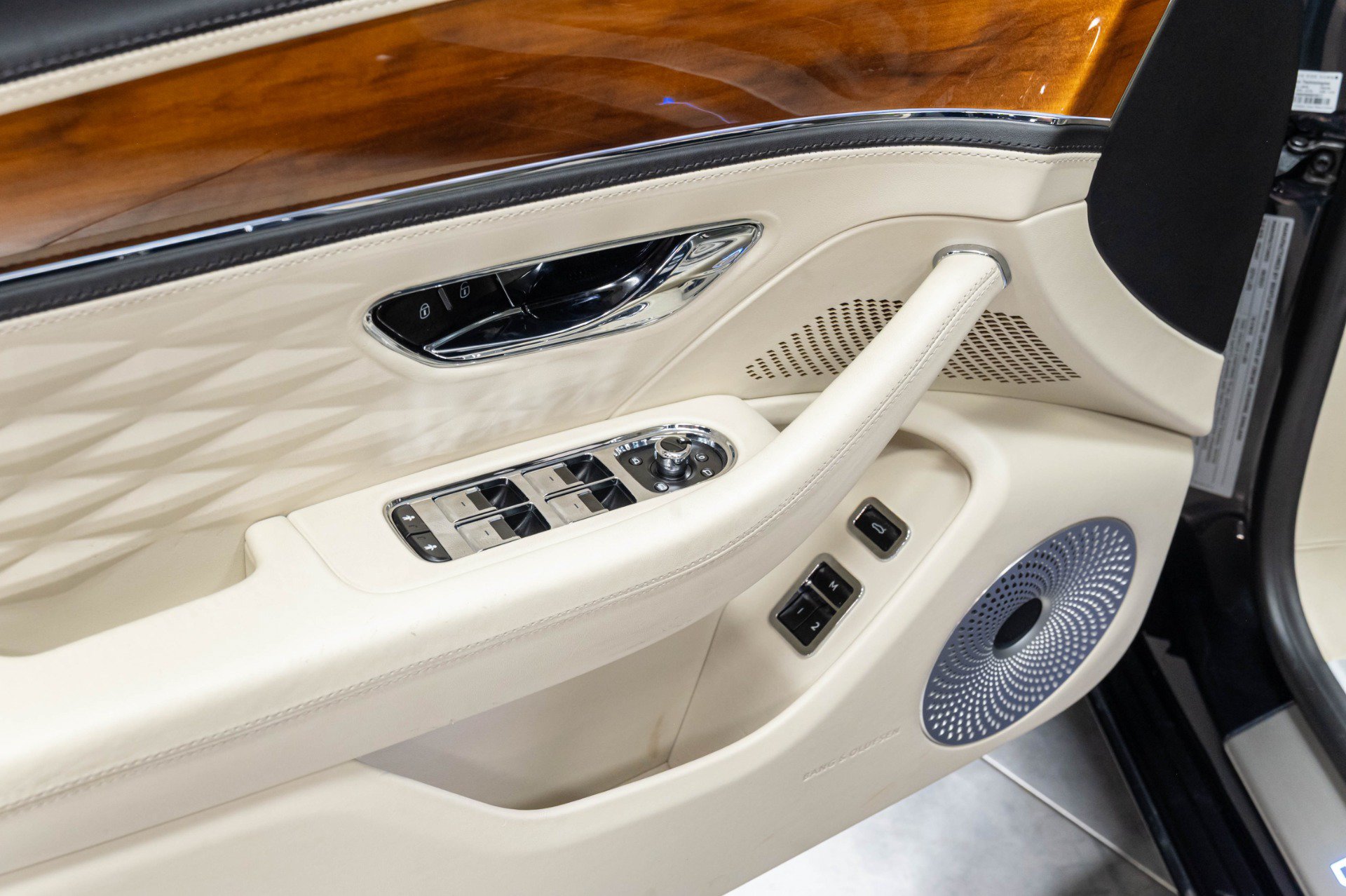 Used 2021 Bentley Flying Spur W12 AWD/4WD image 13