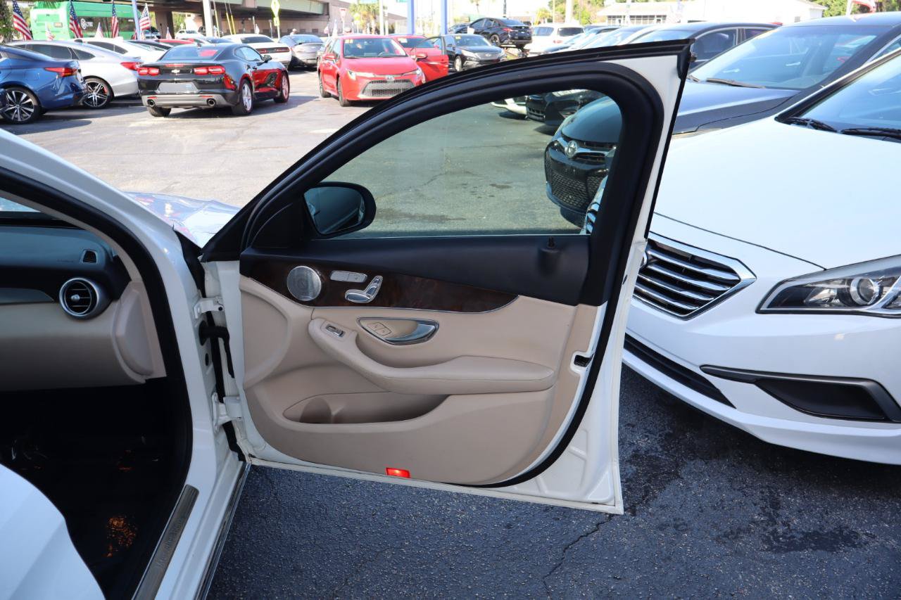 Used 2017 Mercedes-Benz C 300 Sedan image 14